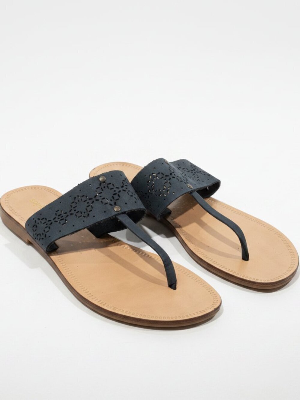 Sophia Milano Black Laser-Cut Thong Slide Sandals Size 7.5
